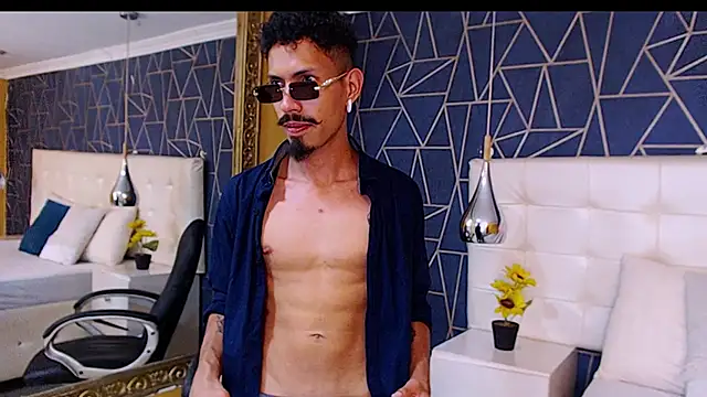 Snapshot of NoaahTylor chatting on 02-27-26, 08:31 NoaahTylor online show from 02-27-26, 08:31