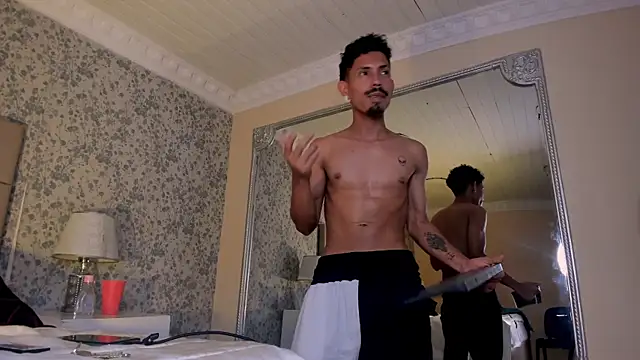 NoaahTylor online show from 04-09-26, 06:19