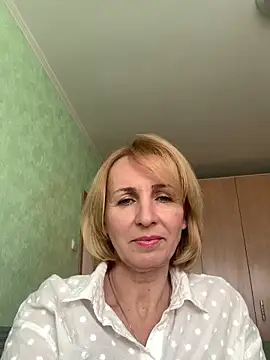 Snapshot of VeltaMur975 chatting on 02-18-26, 10:00 VeltaMur975 online show from 02-18-26, 10:00