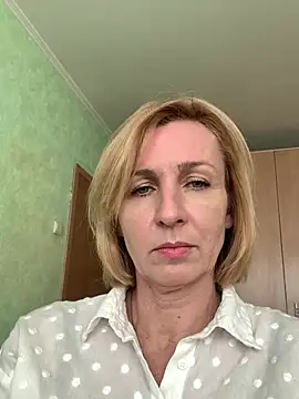 Snapshot of VeltaMur975 chatting on 02-20-26, 07:43 VeltaMur975 online show from 02-20-26, 07:43