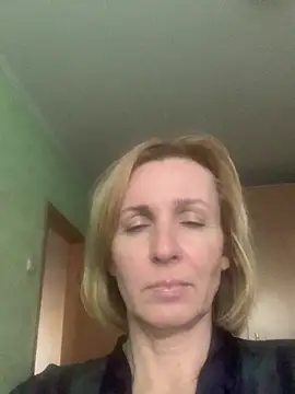 Snapshot of VeltaMur975 chatting on 02-21-26, 03:02 VeltaMur975 online show from 02-21-26, 03:02