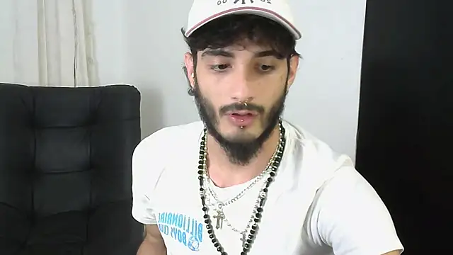 LovexJuxn8 online show from 02-13-26, 07:43