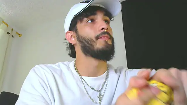 LovexJuxn8 online show from 02-18-26, 07:32