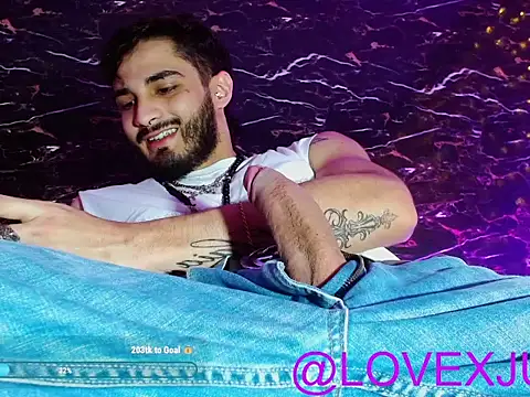 LovexJuxn8 online show from 04-09-26, 06:35