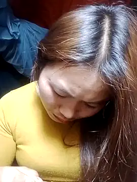 Snapshot of bany-lee chatting on 02-18-26, 01:45 bany-lee online show from 02-18-26, 01:45