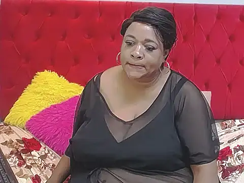 BustyQueenXXL online show from 02-19-26, 09:05