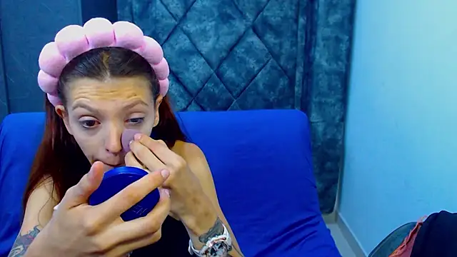 Snapshot of barby_jones25 chatting on 02-14-26, 11:29 barby jones25 online show from 02-14-26, 11:29