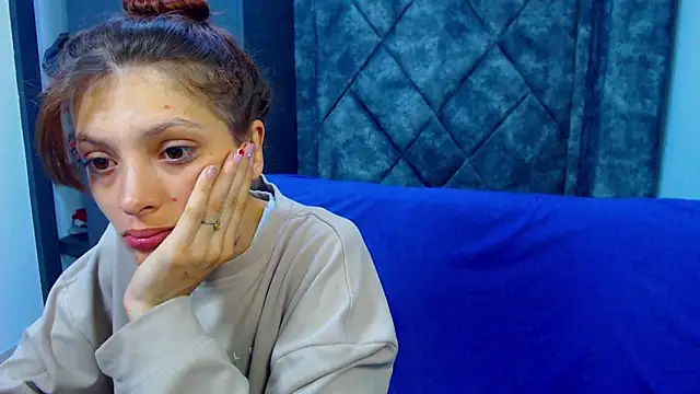 Snapshot of barby_jones25 chatting on 02-16-26, 12:12 barby jones25 online show from 02-16-26, 12:12