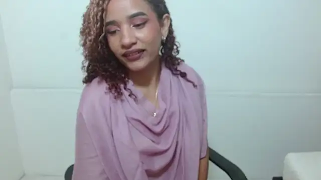 Snapshot of Alice_Grinnerk chatting on 02-16-26, 01:51 Alice Grinnerk online show from 02-16-26, 01:51