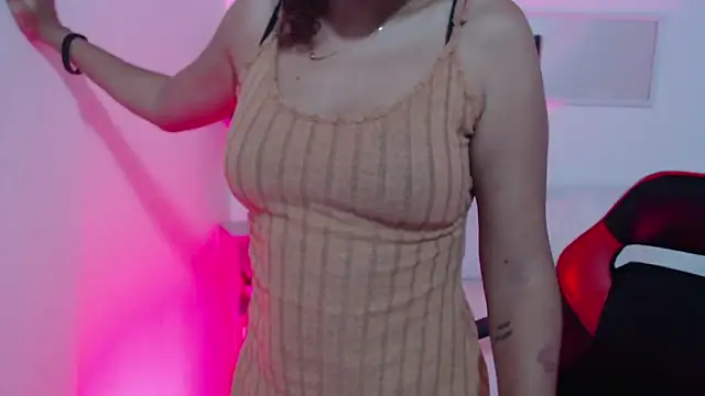 Snapshot of Alice_Grinnerk chatting on 02-25-26, 01:32 Alice Grinnerk online show from 02-25-26, 01:32