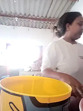 PerlaCurvasgrandes online show from 02-17-26, 02:35