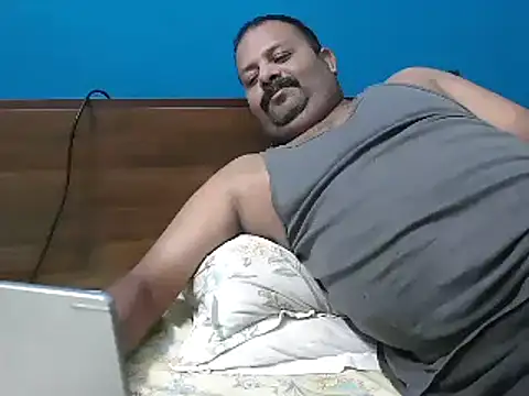 Snapshot of simpleboldman2026 chatting on 02-21-26, 04:19 simpleboldman2026 online show from 02-21-26, 04:19