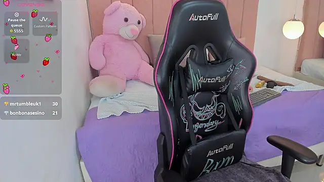 Snapshot of antonella_moon7 chatting on 03-02-26, 05:08 antonella moon7 online show from 03-02-26, 05:08