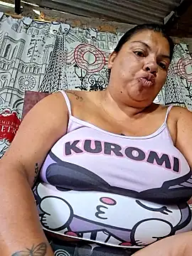 Snapshot of Juli_Powl chatting on 02-14-26, 12:24 Juli Powl online show from 02-14-26, 12:24