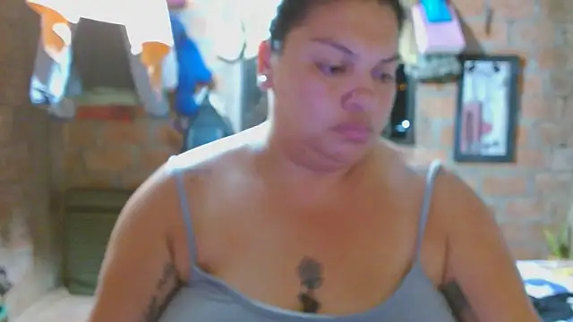 Snapshot of Juli_Powl chatting on 03-08-26, 01:36 Juli Powl online show from 03-08-26, 01:36