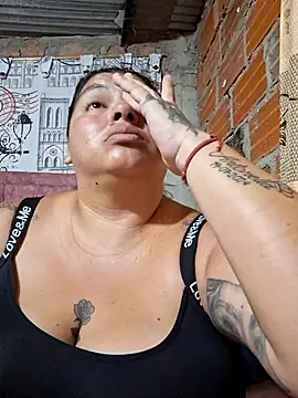 Snapshot of Juli_Powl chatting on 03-10-26, 12:26 Juli Powl online show from 03-10-26, 12:26