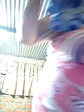 Snapshot of Juli_Powl chatting on 03-12-26, 09:37 Juli Powl online show from 03-12-26, 09:37