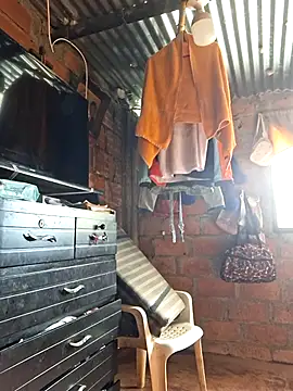 Snapshot of Juli_Powl chatting on 03-30-26, 01:01 Juli Powl online show from 03-30-26, 01:01