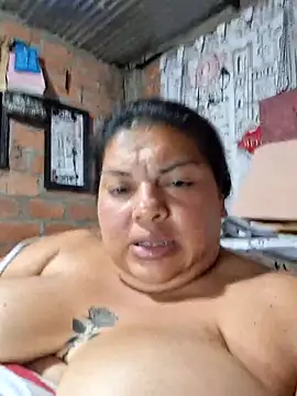 Snapshot of Juli_Powl chatting on 04-05-26, 01:25 Juli Powl online show from 04-05-26, 01:25