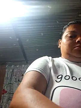 Snapshot of Juli_Powl chatting on 04-15-26, 11:28 Juli Powl online show from 04-15-26, 11:28