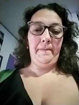 Snapshot of _Saraqueen chatting on 02-19-26, 03:57 Saraqueen online show from 02-19-26, 03:57