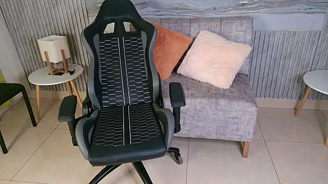 Snapshot of Abby18_ chatting on 02-27-26, 04:12 Abby18 online show from 02-27-26, 04:12