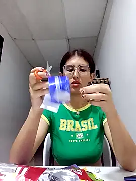 Snapshot of Esperanza__hot chatting on 02-16-26, 02:51 Esperanza hot online show from 02-16-26, 02:51