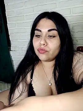 Snapshot of Sol_luvv chatting on 02-17-26, 07:05 Sol luvv online show from 02-17-26, 07:05