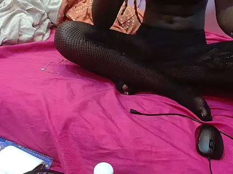 Snapshot of samkelo2013 chatting on 02-17-26, 11:07 samkelo2013 online show from 02-17-26, 11:07