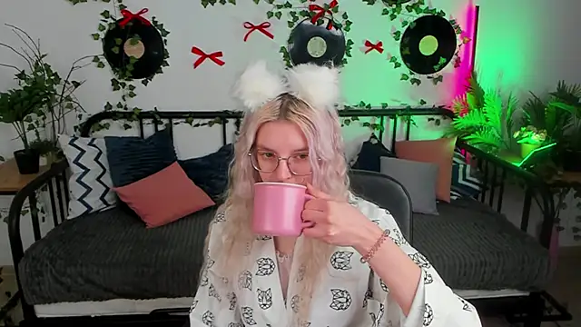 TiffanyPeachi online show from 02-26-26, 10:47