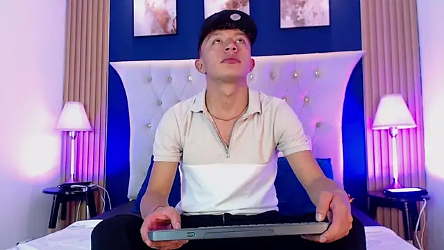 Snapshot of Dark_Nico chatting on 02-16-26, 03:57 Dark Nico online show from 02-16-26, 03:57