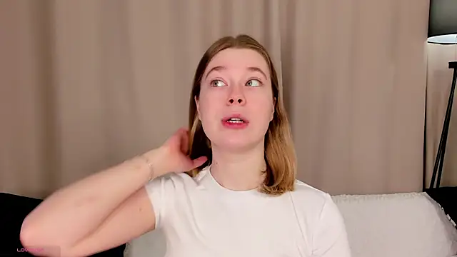 Snapshot of MaraaSwan chatting on 02-26-26, 01:15 MaraaSwan online show from 02-26-26, 01:15