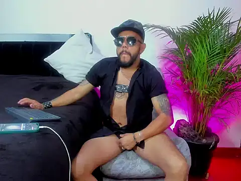 Snapshot of King_bear_25 chatting on 03-02-26, 03:41 King bear 25 online show from 03-02-26, 03:41