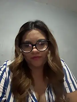 Snapshot of ludmila_x chatting on 02-18-26, 03:24 ludmila x online show from 02-18-26, 03:24