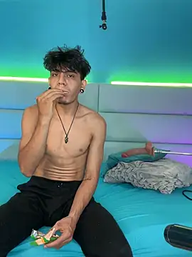 Snapshot of abrilandjulian chatting on 02-25-26, 12:04 abrilandjulian online show from 02-25-26, 12:04