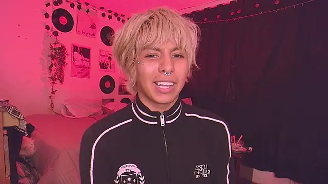 Snapshot of prince_oliverr chatting on 02-17-26, 05:26 prince oliverr online show from 02-17-26, 05:26