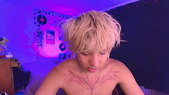 Snapshot of prince_oliverr chatting on 02-18-26, 10:11 prince oliverr online show from 02-18-26, 10:11