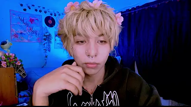 Snapshot of prince_oliverr chatting on 02-19-26, 06:48 prince oliverr online show from 02-19-26, 06:48