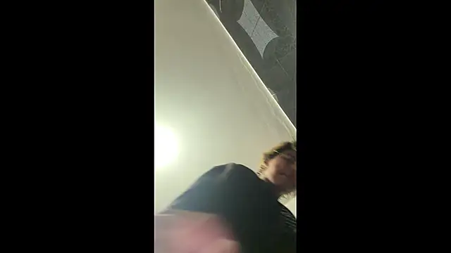 Snapshot of prince_oliverr chatting on 04-04-26, 02:10 prince oliverr online show from 04-04-26, 02:10