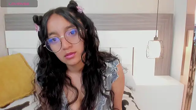 Snapshot of Emilyblussh chatting on 02-24-26, 06:50 Emilyblussh online show from 02-24-26, 06:50