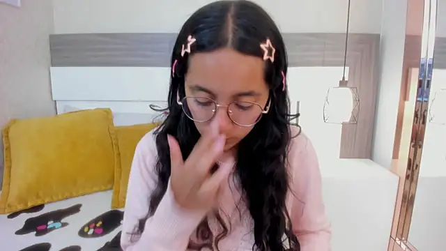 Snapshot of Emilyblussh chatting on 02-27-26, 06:52 Emilyblussh online show from 02-27-26, 06:52