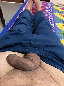 Snapshot of rashmixxx chatting on 02-16-26, 09:38 rashmixxx online show from 02-16-26, 09:38