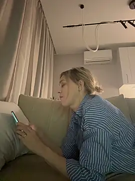 Snapshot of CarmenBlues_ chatting on 02-22-26, 09:13 CarmenBlues online show from 02-22-26, 09:13