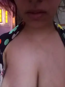 Snapshot of hend2u chatting on 02-15-26, 08:46 hend2u online show from 02-15-26, 08:46