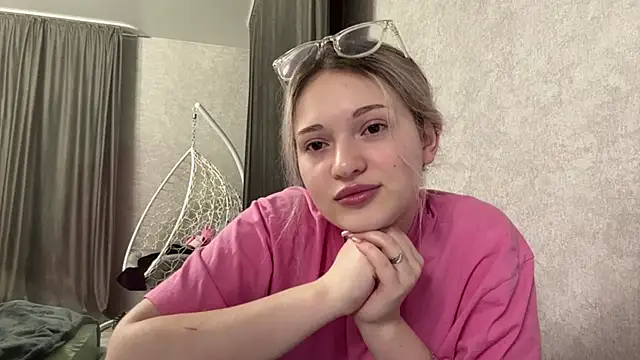 Snapshot of Linaceleste chatting on 02-23-26, 02:03 Linaceleste online show from 02-23-26, 02:03