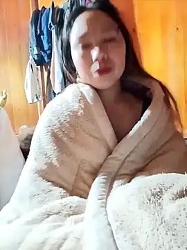 Snapshot of Pretty_girl_2 chatting on 02-20-26, 01:11 Pretty girl 2 online show from 02-20-26, 01:11