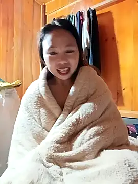 Snapshot of Pretty_girl_2 chatting on 02-21-26, 01:17 Pretty girl 2 online show from 02-21-26, 01:17