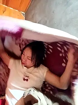 Snapshot of Pretty_girl_2 chatting on 02-28-26, 02:29 Pretty girl 2 online show from 02-28-26, 02:29