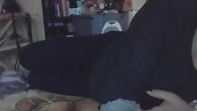 Snapshot of luanahot1 chatting on 02-17-26, 12:45 luanahot1 online show from 02-17-26, 12:45