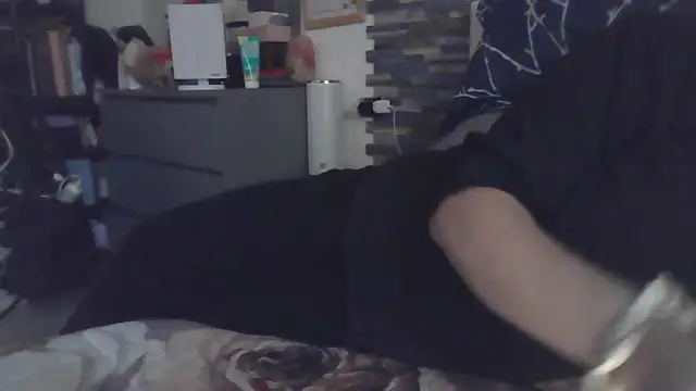 Snapshot of luanahot1 chatting on 03-16-26, 12:42 luanahot1 online show from 03-16-26, 12:42